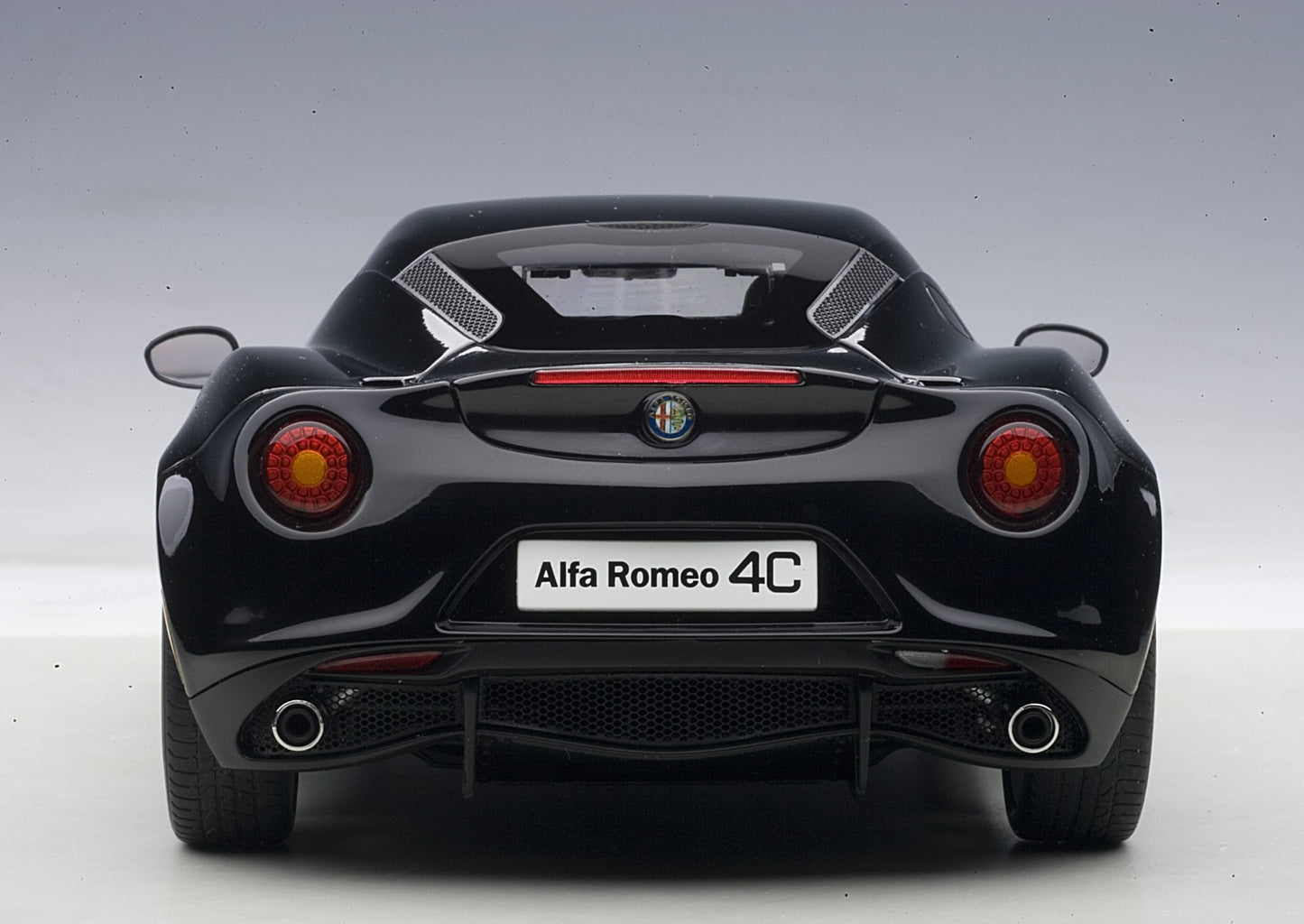 Alfa Romeo 4C – 2013 – Gloss Black – Autoart