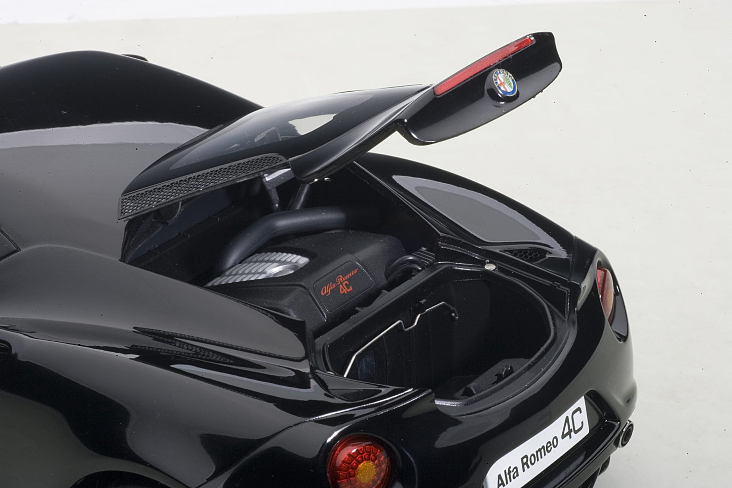 Alfa Romeo 4C – 2013 – Gloss Black – Autoart