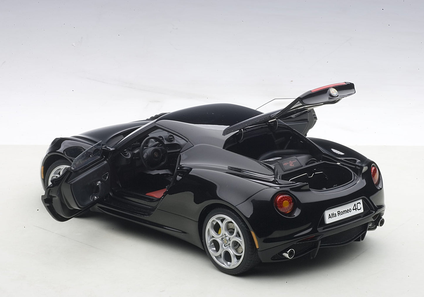 Alfa Romeo 4C – 2013 – Gloss Black – Autoart
