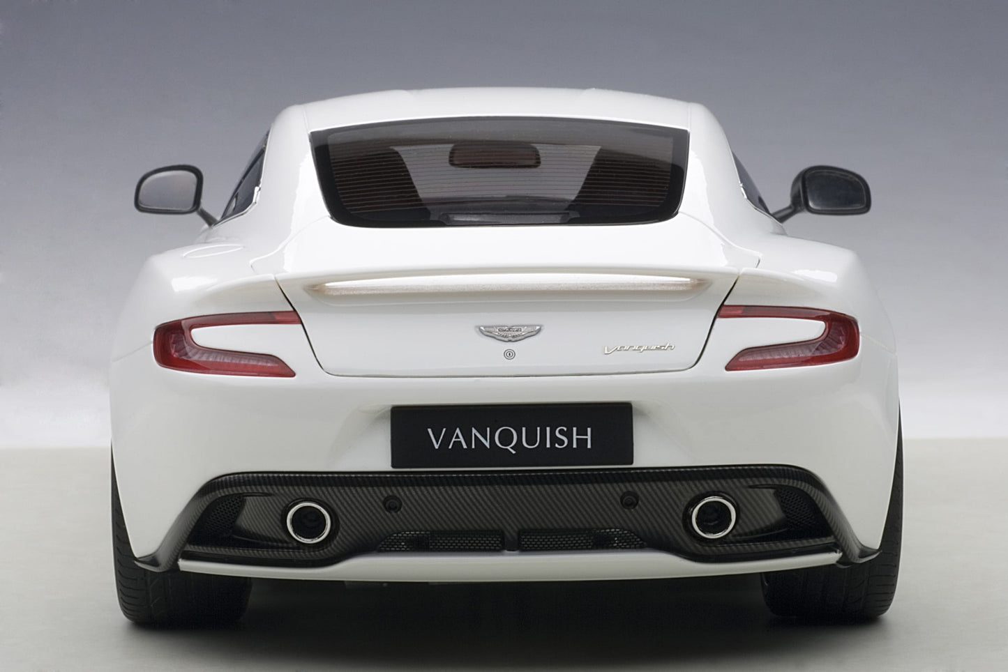 Aston Martin Vanquish – 2015 – Gloss Black – Autoart