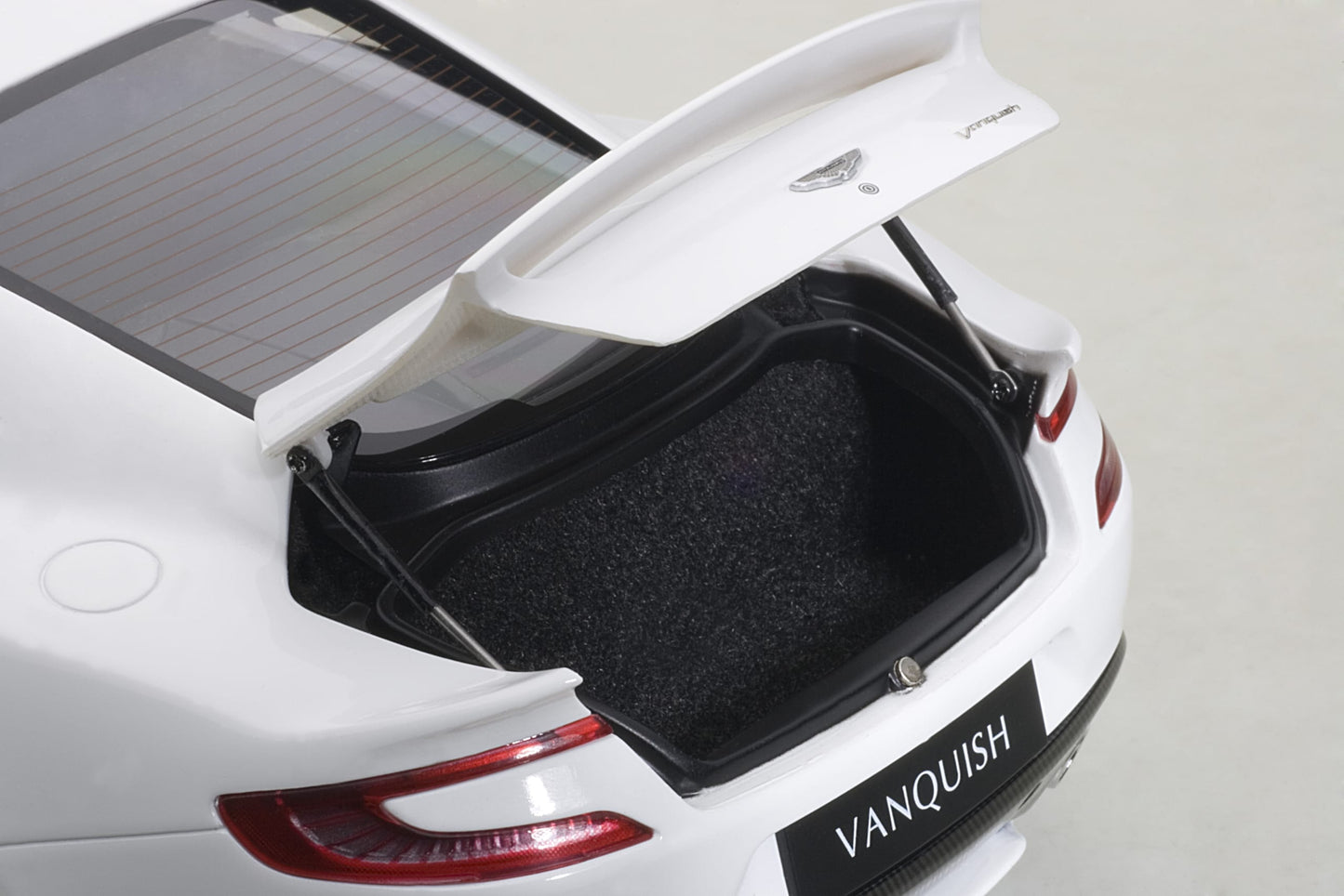Aston Martin Vanquish – 2015 – Gloss Black – Autoart