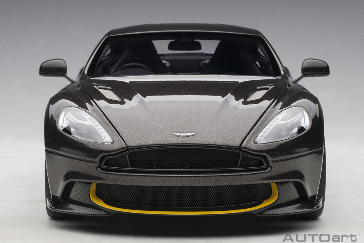 Aston Martin Vanquish S – 2017 – Kopi Bronze – Autoart