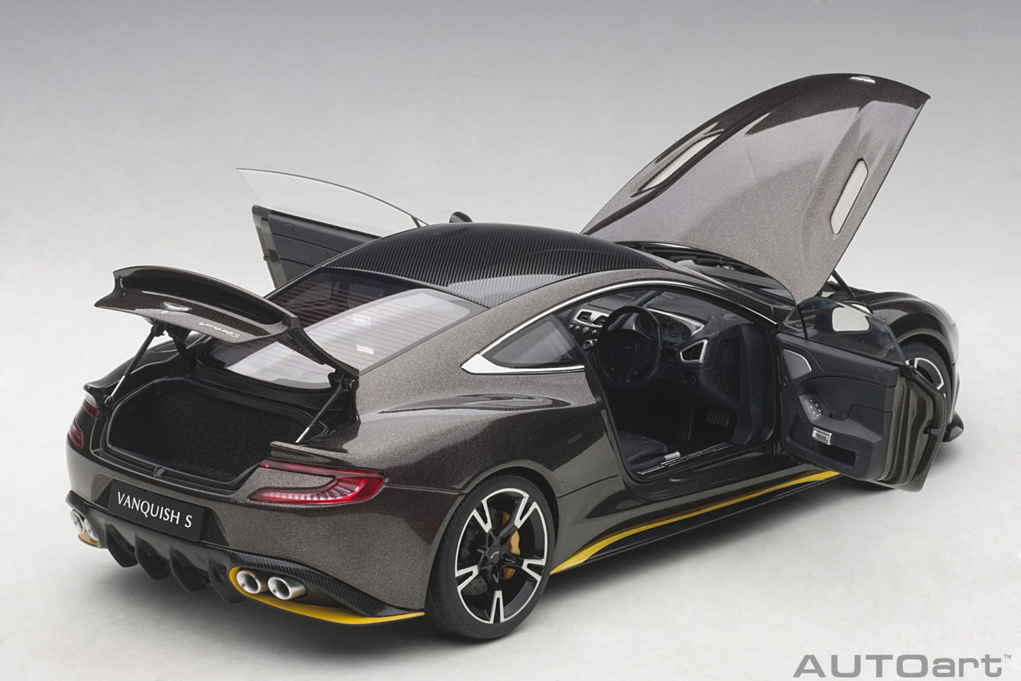 Aston Martin Vanquish S – 2017 – Kopi Bronze – Autoart