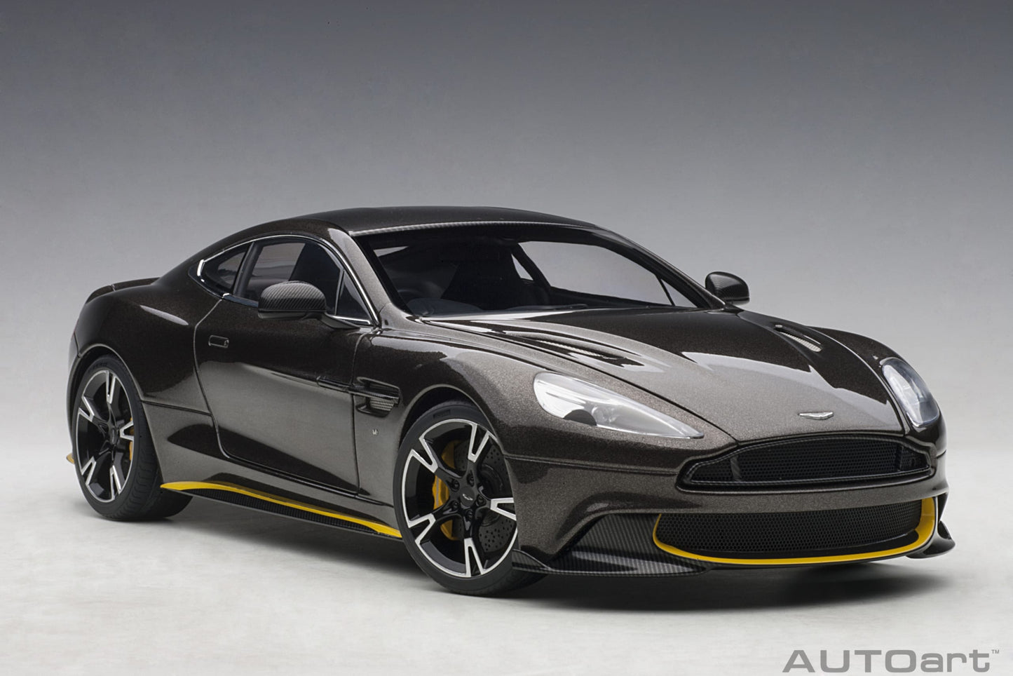 Aston Martin Vanquish S – 2017 – Kopi Bronze – Autoart