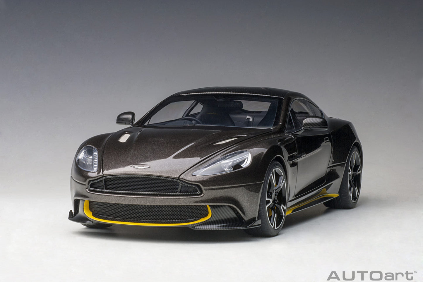 Aston Martin Vanquish S – 2017 – Kopi Bronze – Autoart