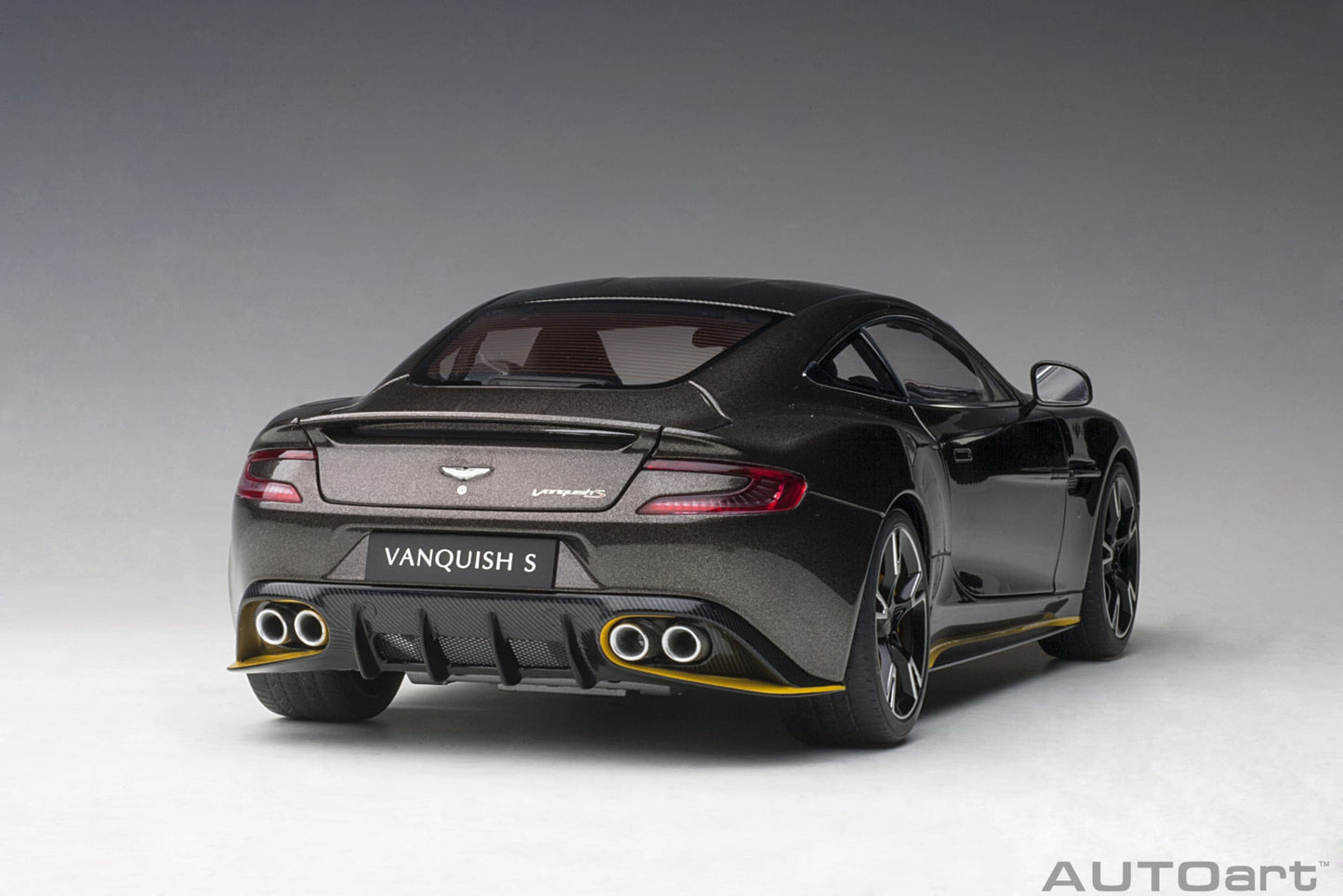 Aston Martin Vanquish S – 2017 – Kopi Bronze – Autoart