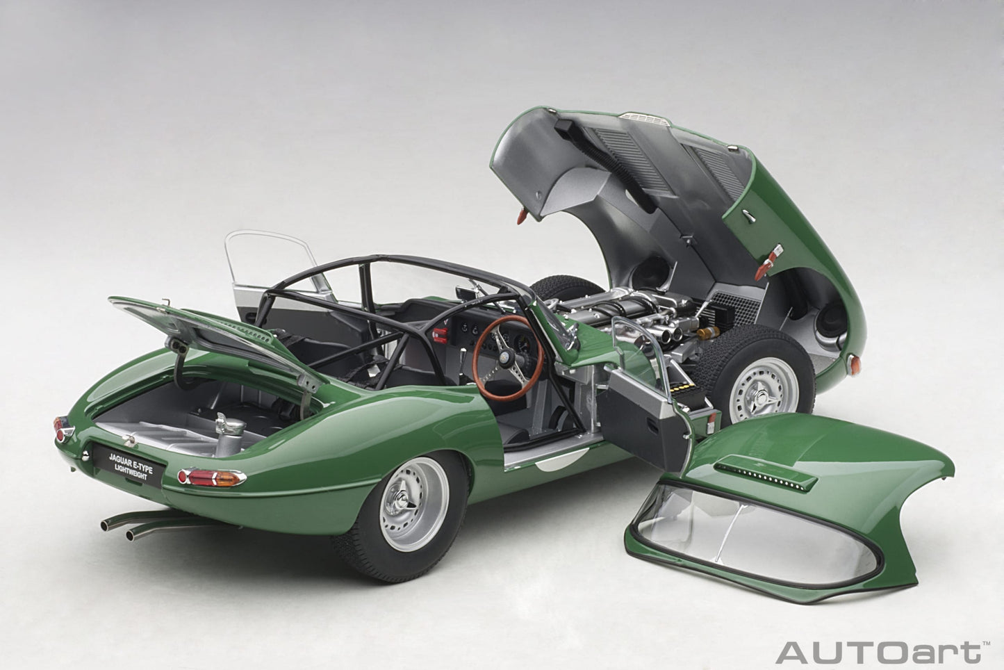 Jaguar Lightweight E‑Type – 2015 – Opalescent Dark Green – Autoart
