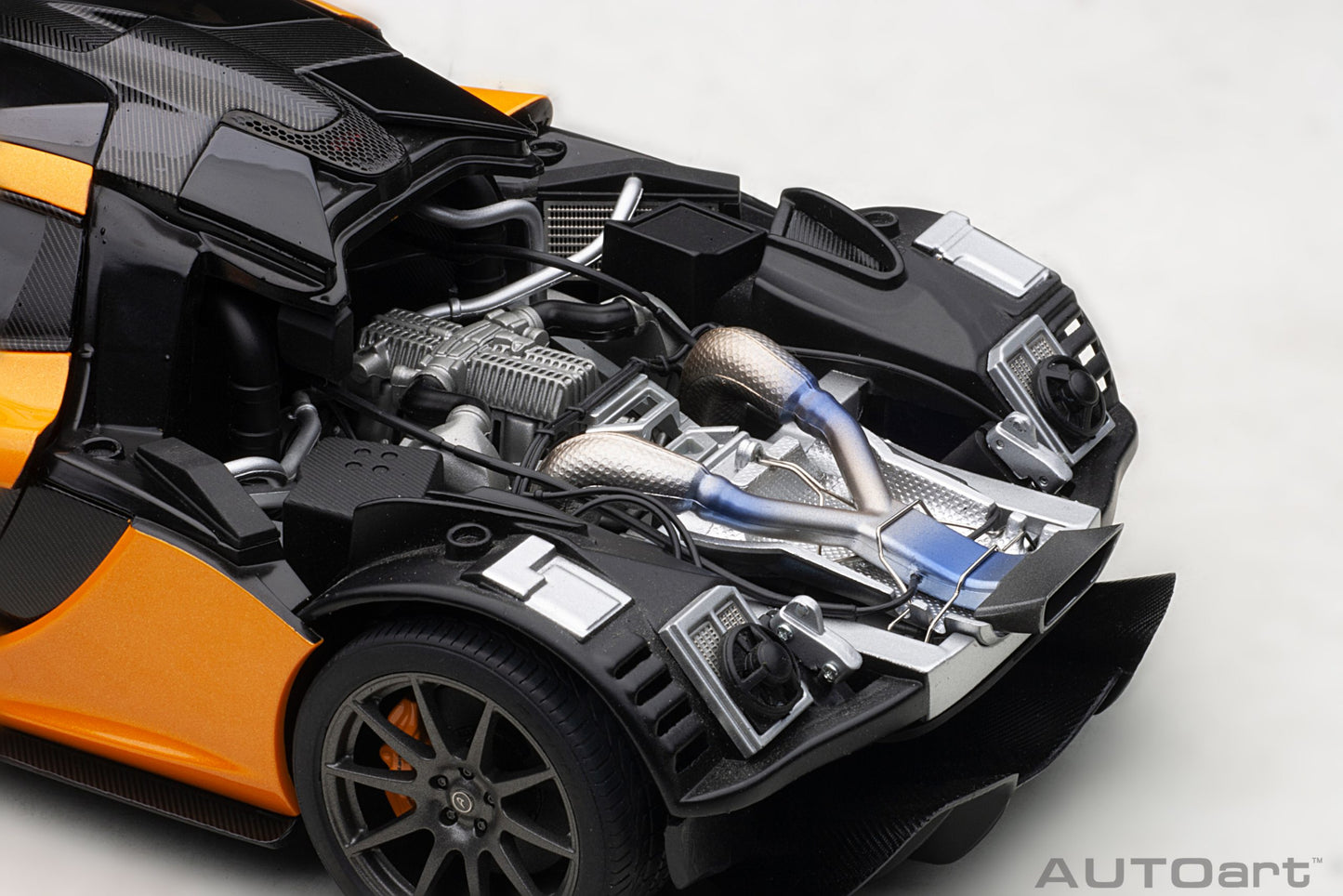 McLaren P1 – 2013 – Papaya Spark – Autoart