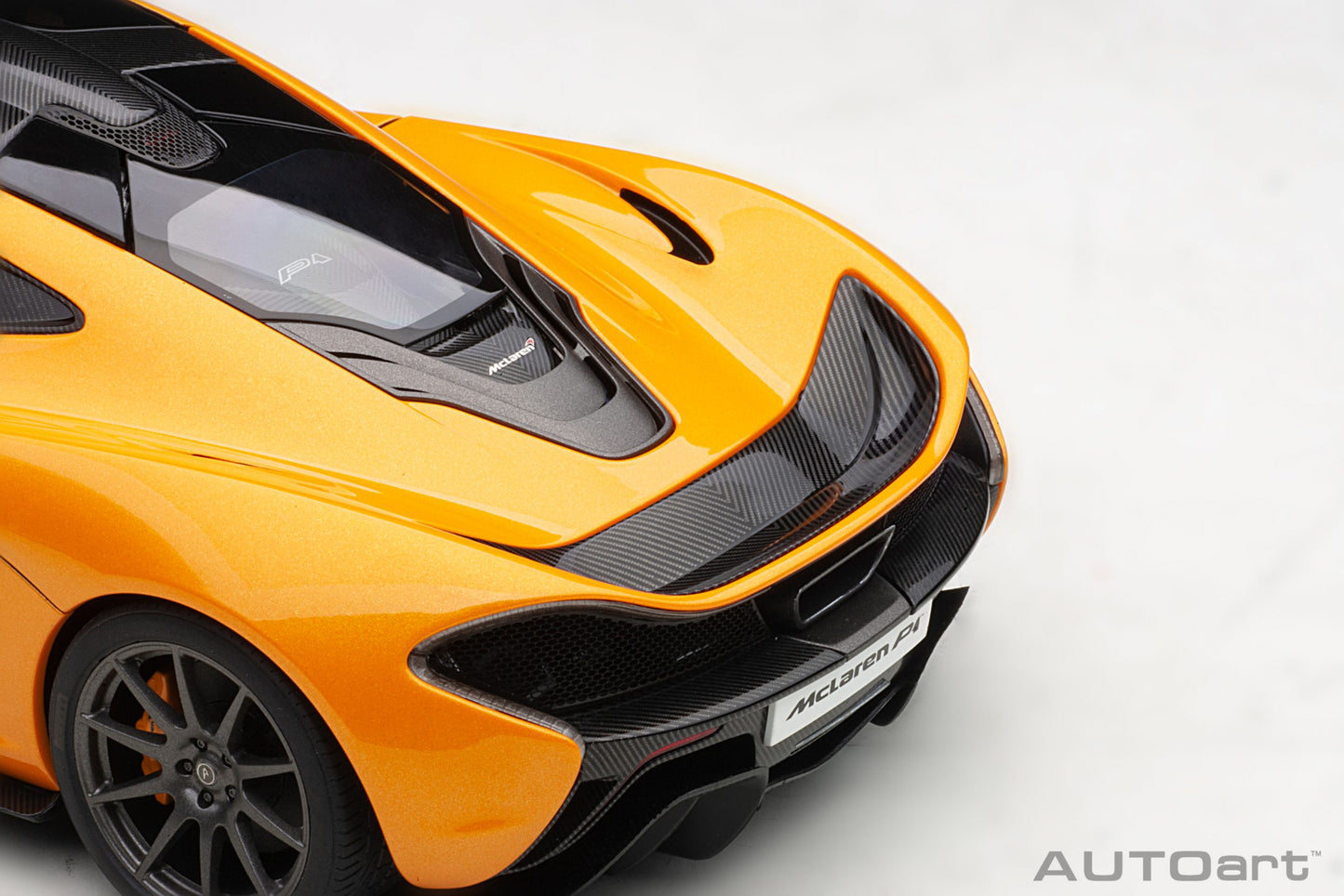 McLaren P1 – 2013 – Papaya Spark – Autoart