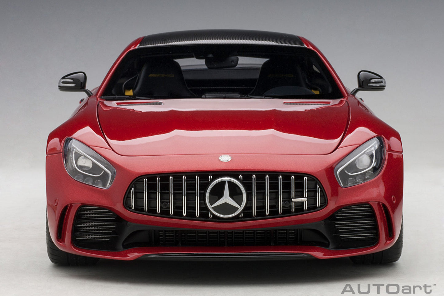 Mercedes‑AMG GT R – 2017 – Designo Cardinal Red Metallic – AUTOart