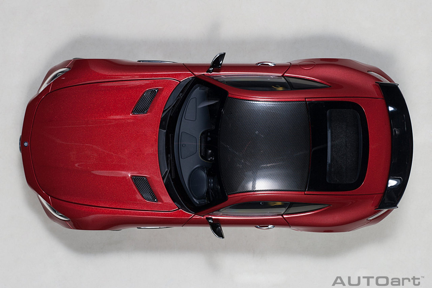 Mercedes‑AMG GT R – 2017 – Designo Cardinal Red Metallic – AUTOart