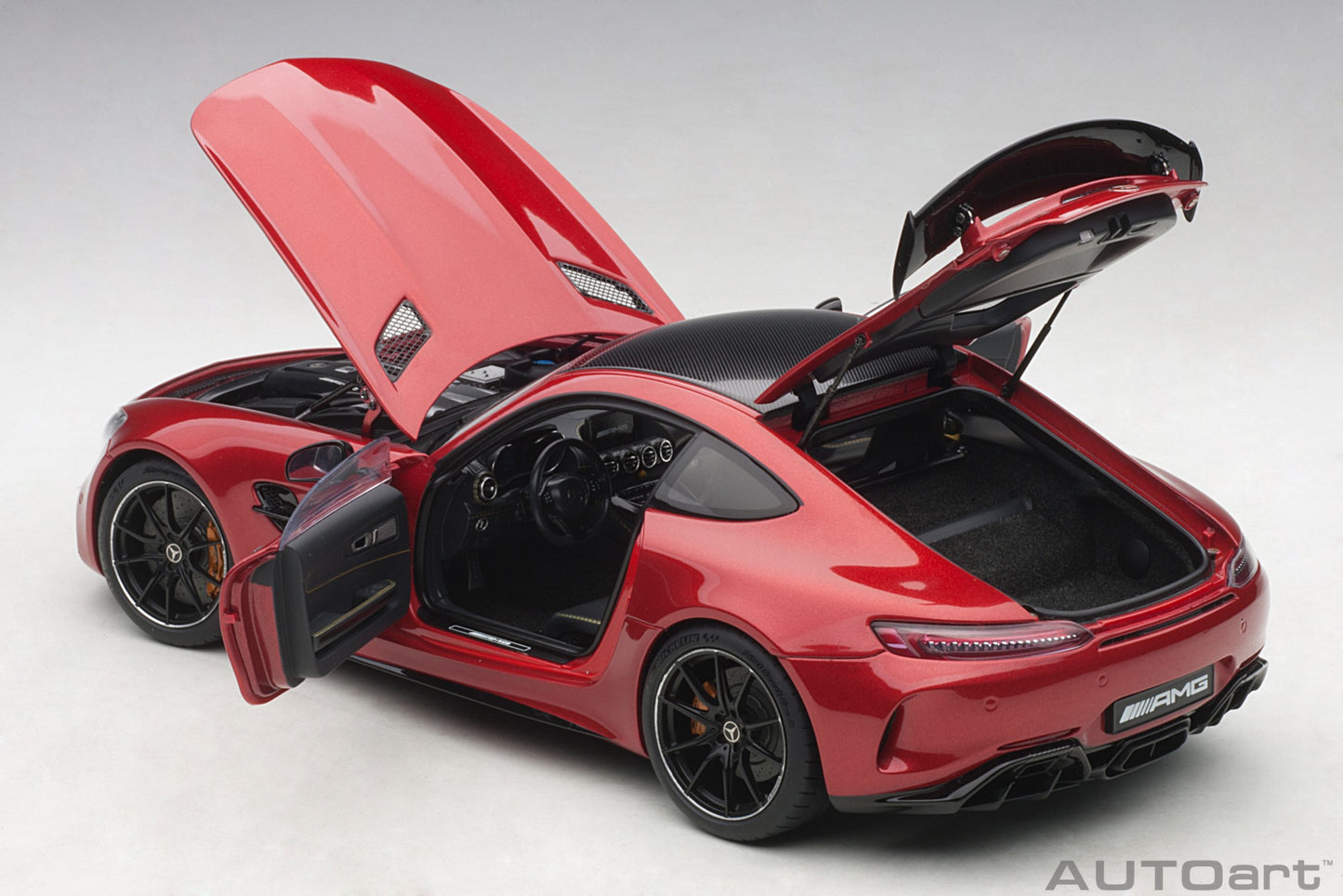 Mercedes‑AMG GT R – 2017 – Designo Cardinal Red Metallic – AUTOart