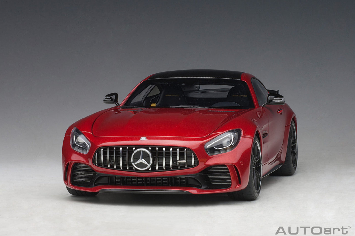 Mercedes‑AMG GT R – 2017 – Designo Cardinal Red Metallic – AUTOart