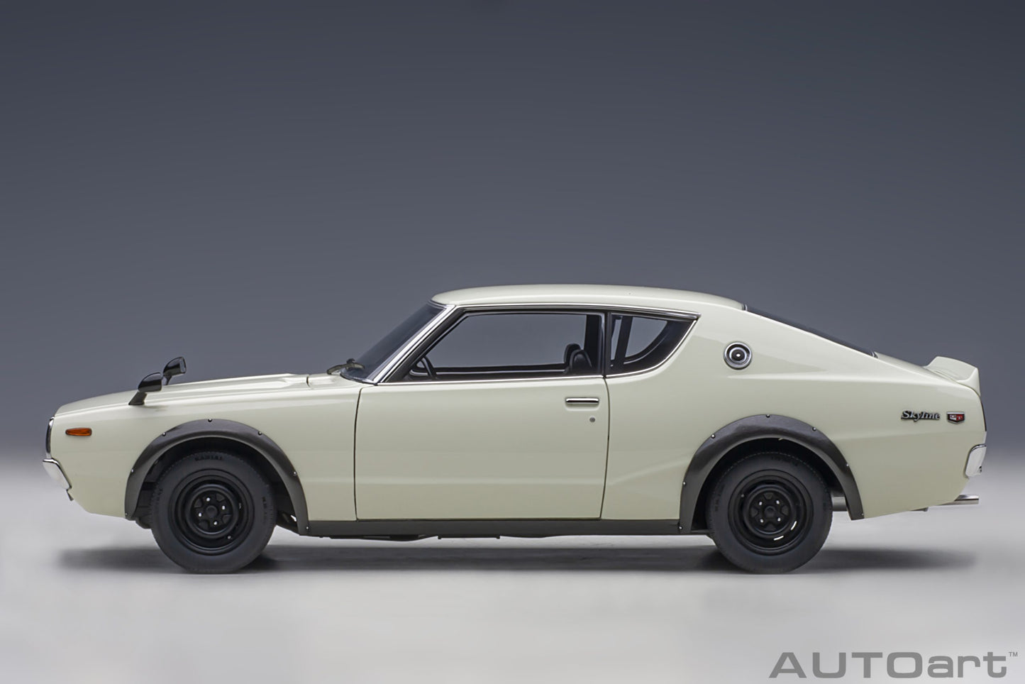 Nissan Skyline 2000 GT‑R (KPGC110) – 1973 – White – Autoart