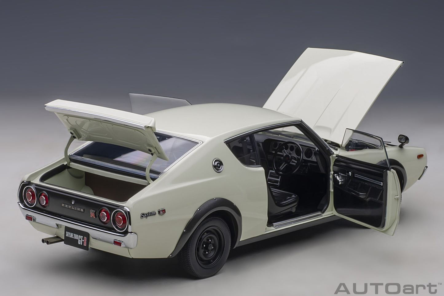 Nissan Skyline 2000 GT‑R (KPGC110) – 1973 – White – Autoart