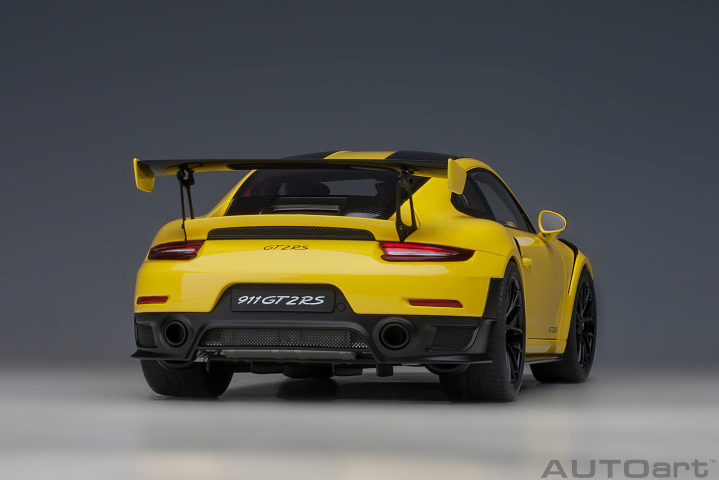 Porsche 911 (991.2) GT2 RS Weissach Package – 2017 – Racing Yellow – 1:18 – AUTOart
