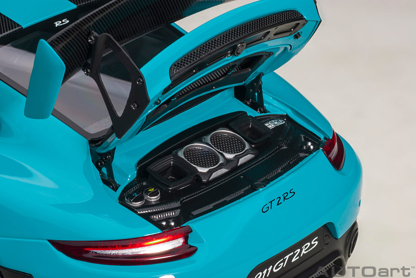 Porsche 911 (991.2) GT2 RS Weissach Package – 2017 – Miami Blue – AUTOart