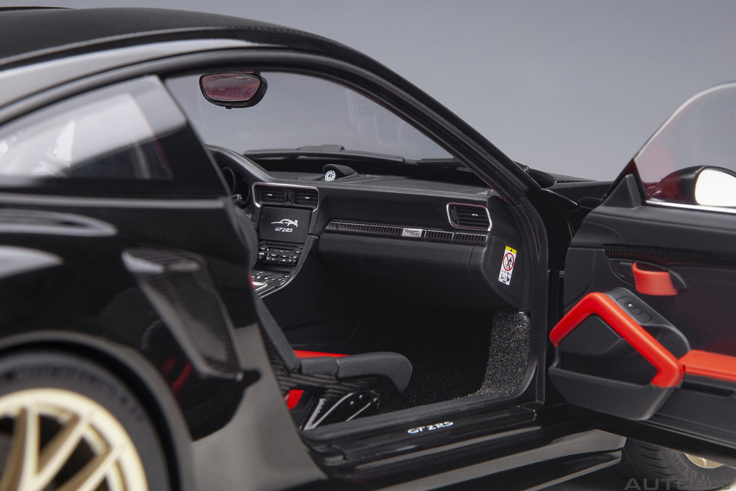 Porsche 911 (991.2) GT2 RS Weissach Package – 2017 – Black – AUTOart