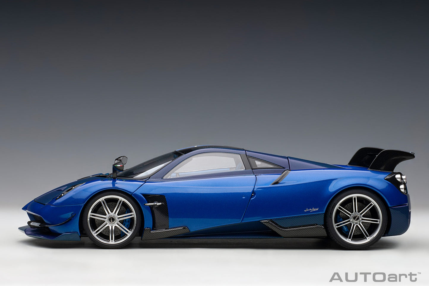 Pagani Huayra BC – 2017 – Blu Francia/Carbon – AUTOart