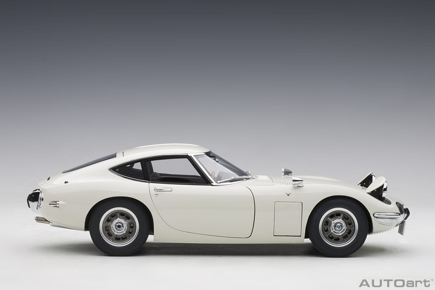Toyota 2000GT – 1967 – White – AUTOart
