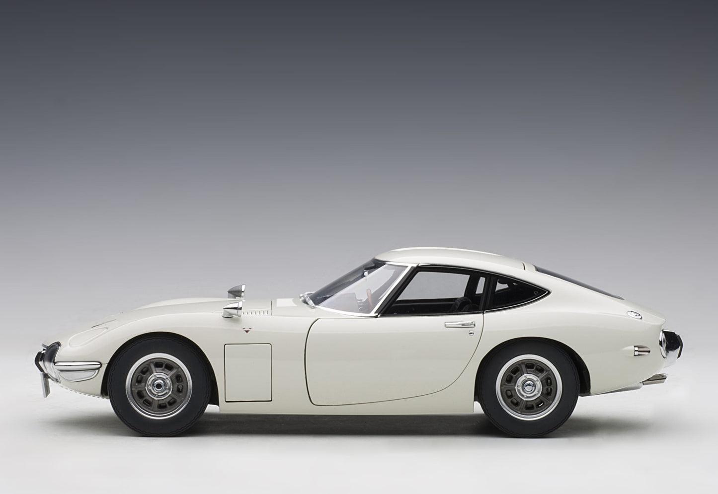 Toyota 2000GT – 1967 – White – AUTOart