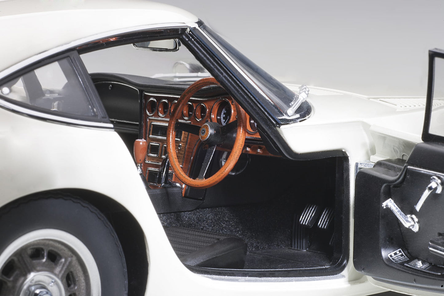 Toyota 2000GT – 1967 – White – AUTOart