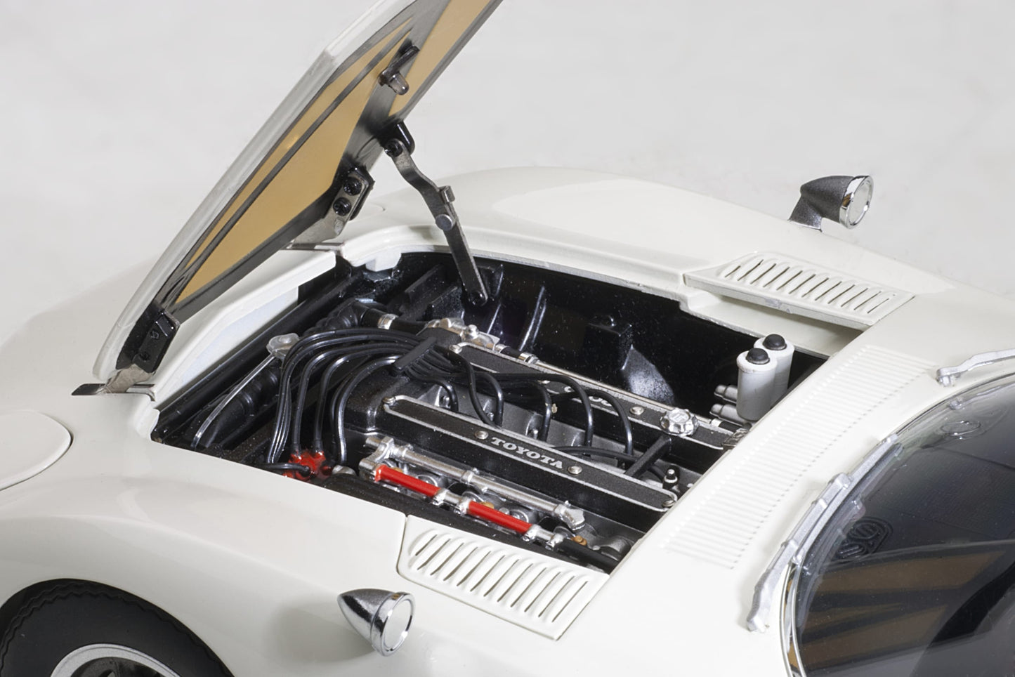 Toyota 2000GT – 1967 – White – AUTOart