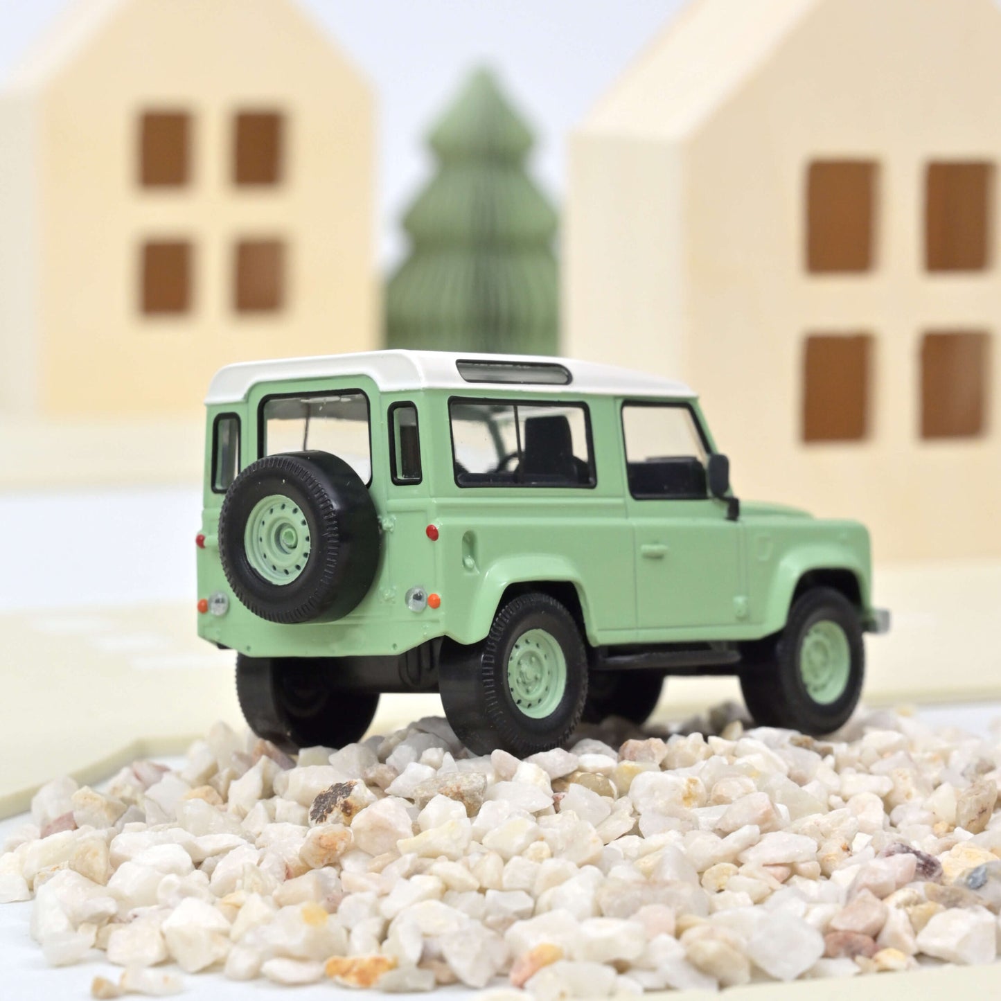 Land Rover Defender 1995 – Green & White – Norev Jet‑Car