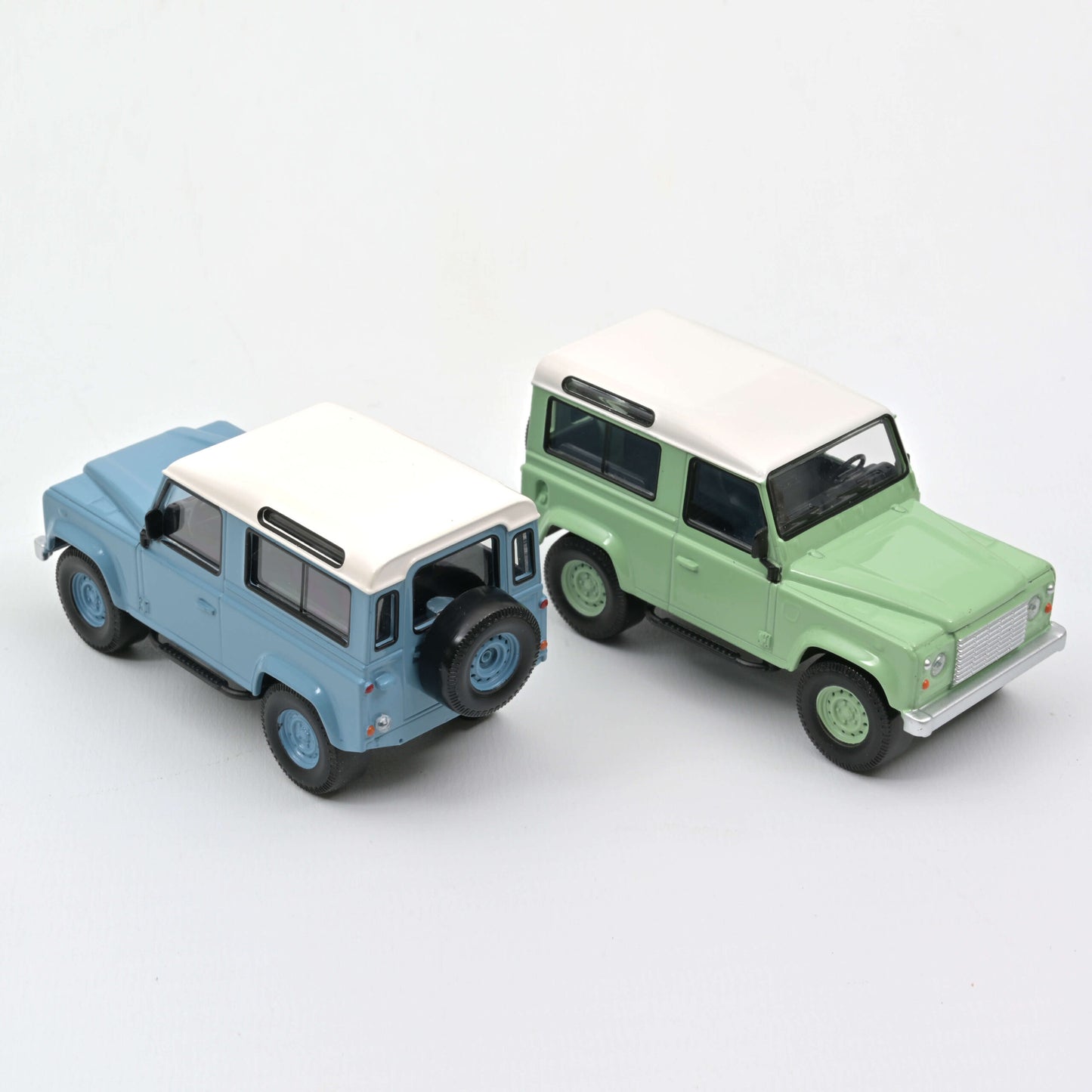 Land Rover Defender 1995 – Green & White – Norev Jet‑Car