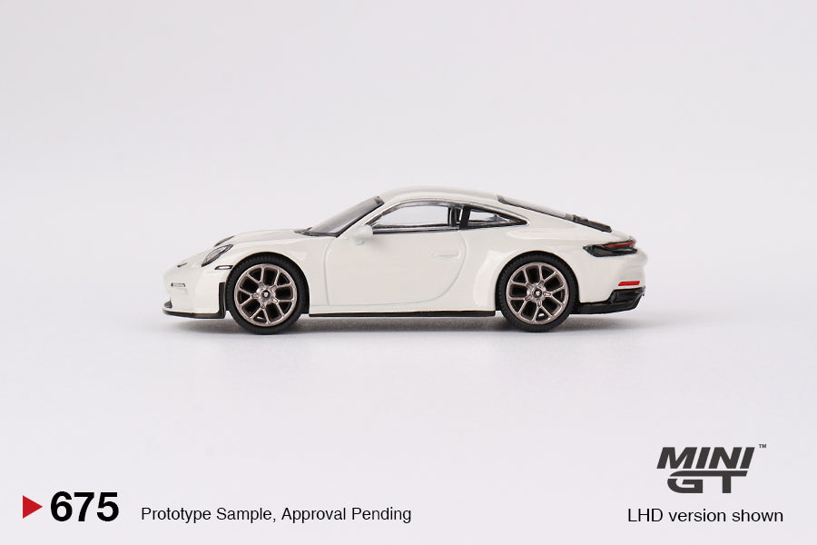 Porsche 911 (992) GT3 Touring – Crayon – MiniGT