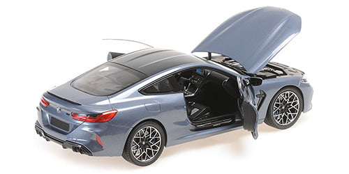 BMW M8 Coupe – Blue Metallic – 2020 sa otvorenim zadnjim vratima, detalji karoserije