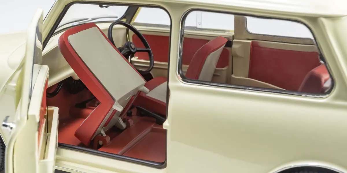 Morris Mini Minor Old English White – Oborena sedišta