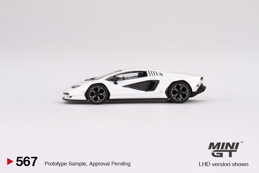 Lamborghini Countach LPI 800‑4 Bianco Siderale – MiniGT