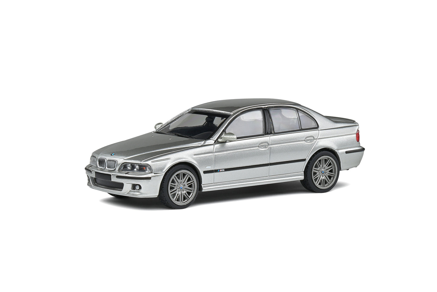 BMW M5 E39 – Titanium Silver – 2000 – Solido