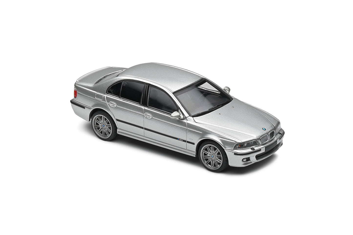 BMW M5 E39 – Titanium Silver – 2000 – Solido