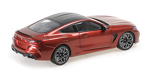 BMW M8 COUPE Red Metallic 2020 - Pogled sa zadnje strane