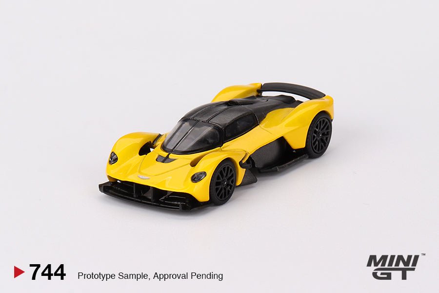 Aston Martin Valkyrie – Sunburst Yellow – MiniGT