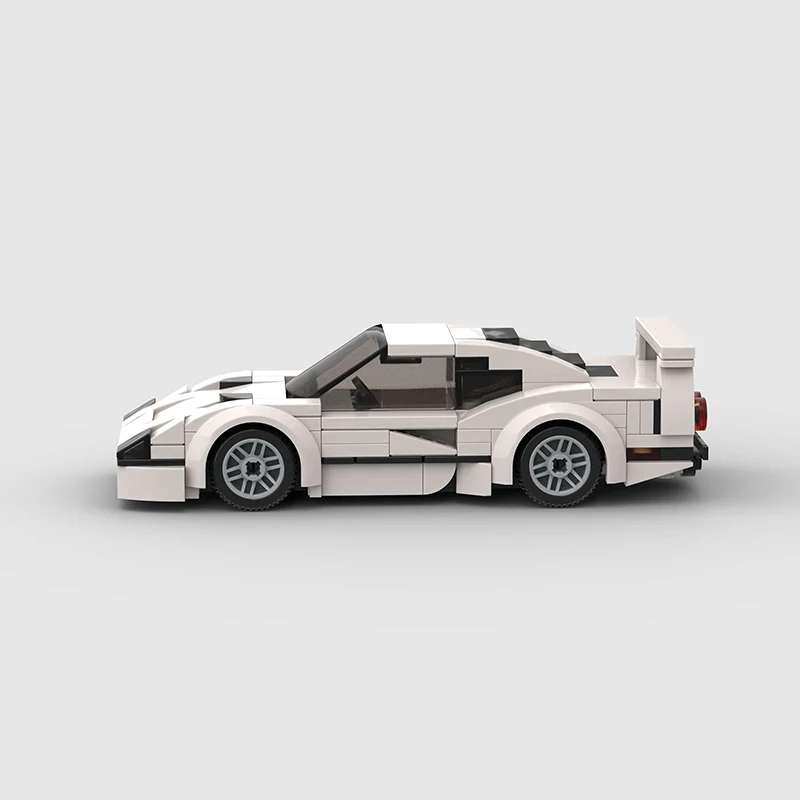 Ferrari F40 Competizione White Edition - pogled sa strane