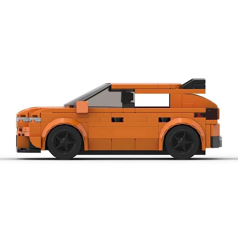 Bočni pogled na Ford Focus RS autić.
