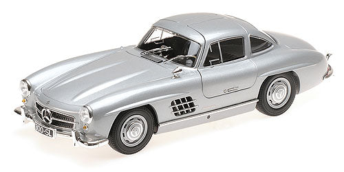 Prednji pogled na Mercedes-Benz 300 SL (W198) – 1955 – Silver