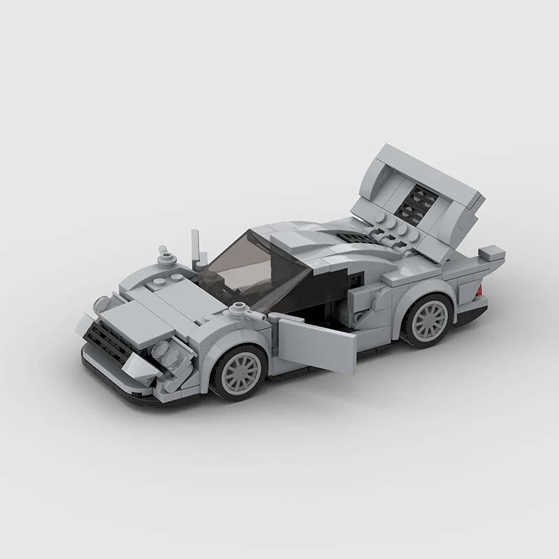 Mercedes-Benz CLK GTR autić - pogled od napred