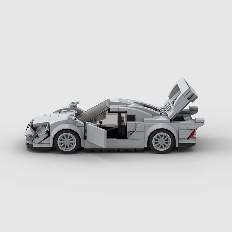 Mercedes-Benz CLK GTR autić - pogled sa strane