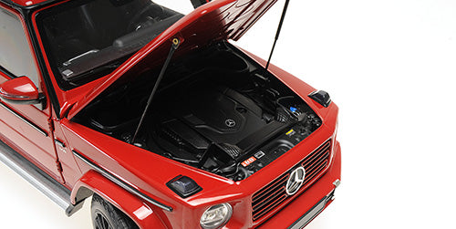 Motorni prostor Mercedes-Benz G-Class 2020 – crvena boja