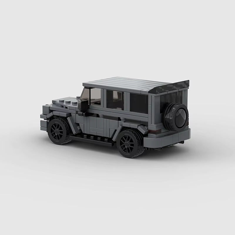 Mercedes-Benz G63 model, prikazan sa zadnje stran