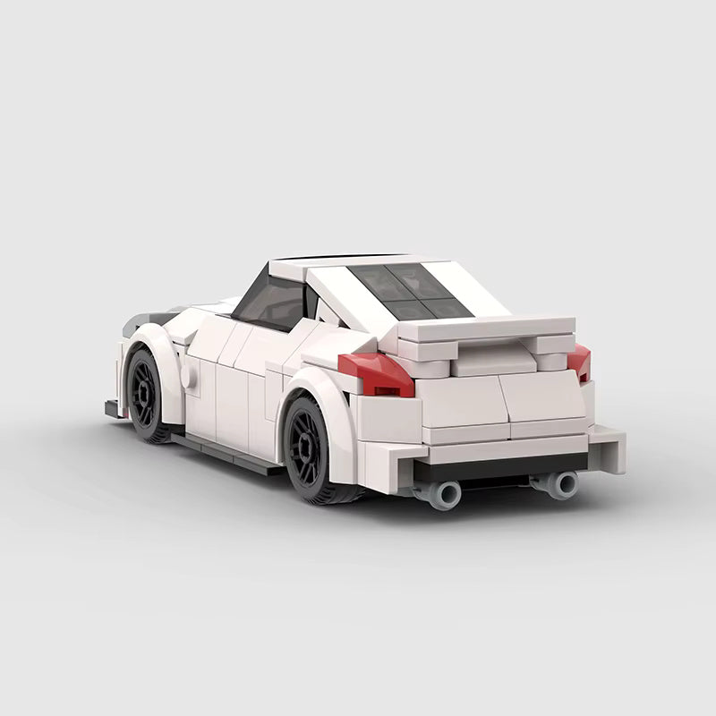 Nissan 350Z model na sklapanje - zadnji pogled