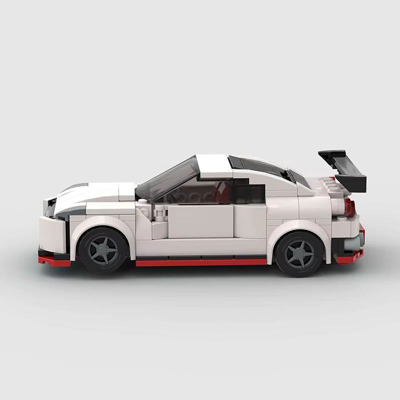 Nissan R35 GT-R autić sa zadnje strane