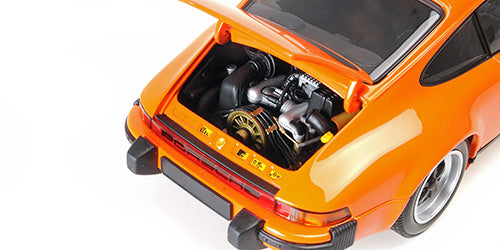 Motorni prostor Porsche 911 Carrera Coupe 3.2 1983 Orange