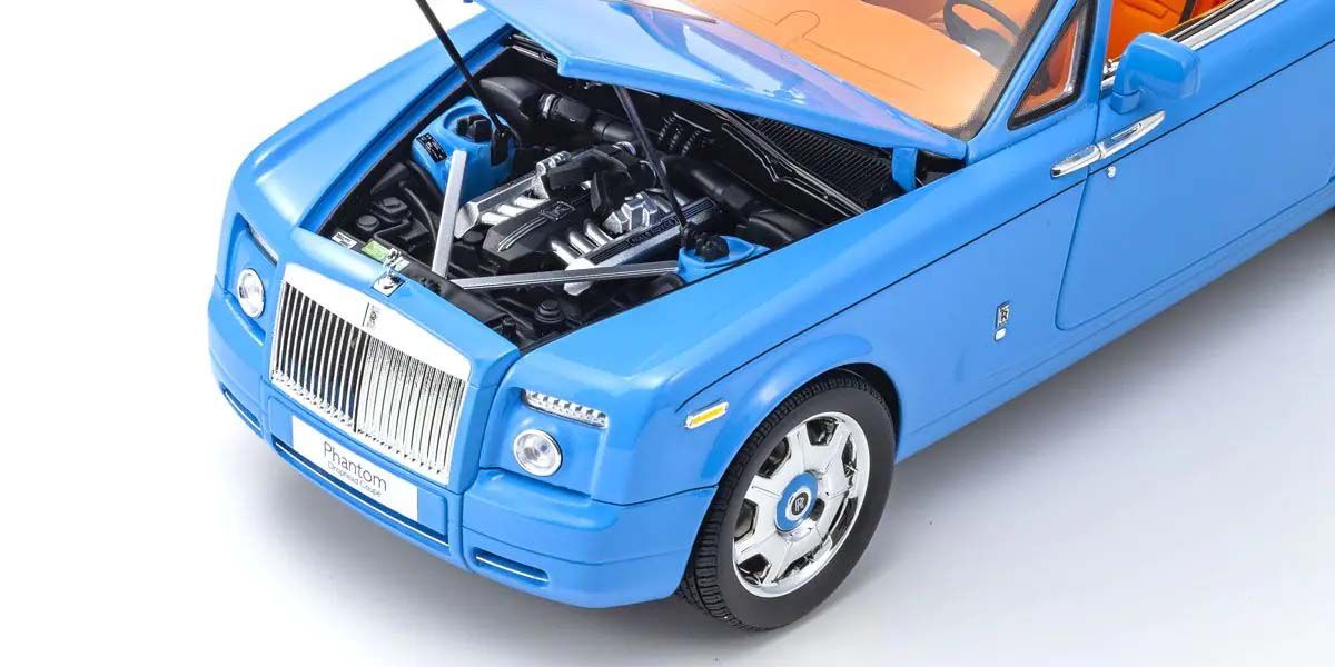 Rolls-Royce Phantom Drophead Coupé 2007 Light Blue – Motorni prostor