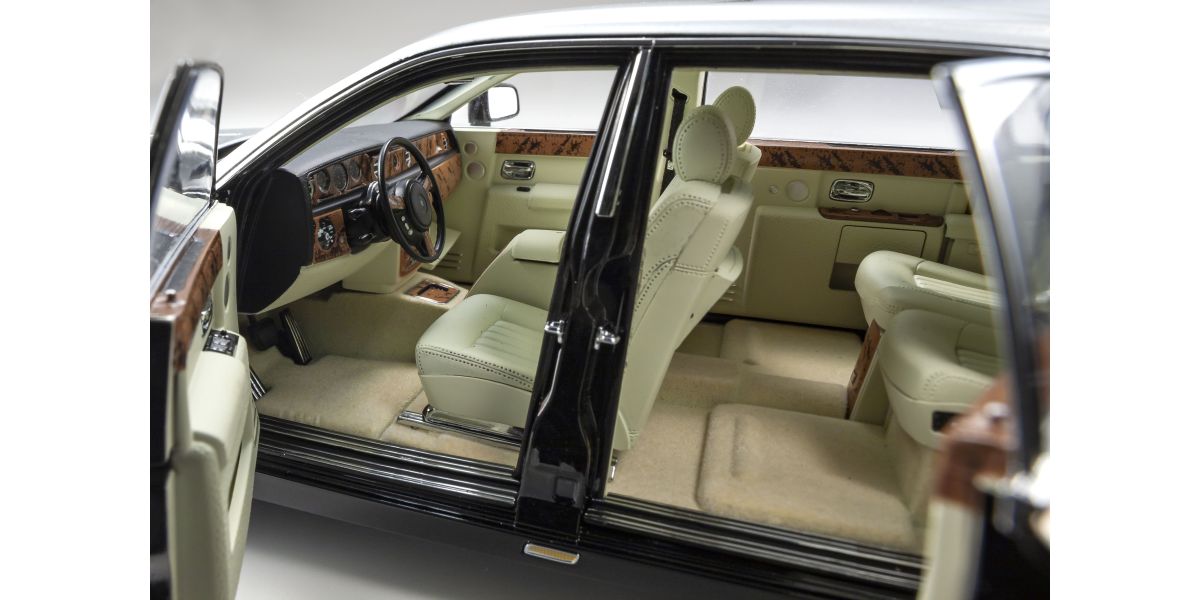 Unutrašnjost modela Rolls-Royce Phantom EWB 2012 Black Silver, detalji enterijera