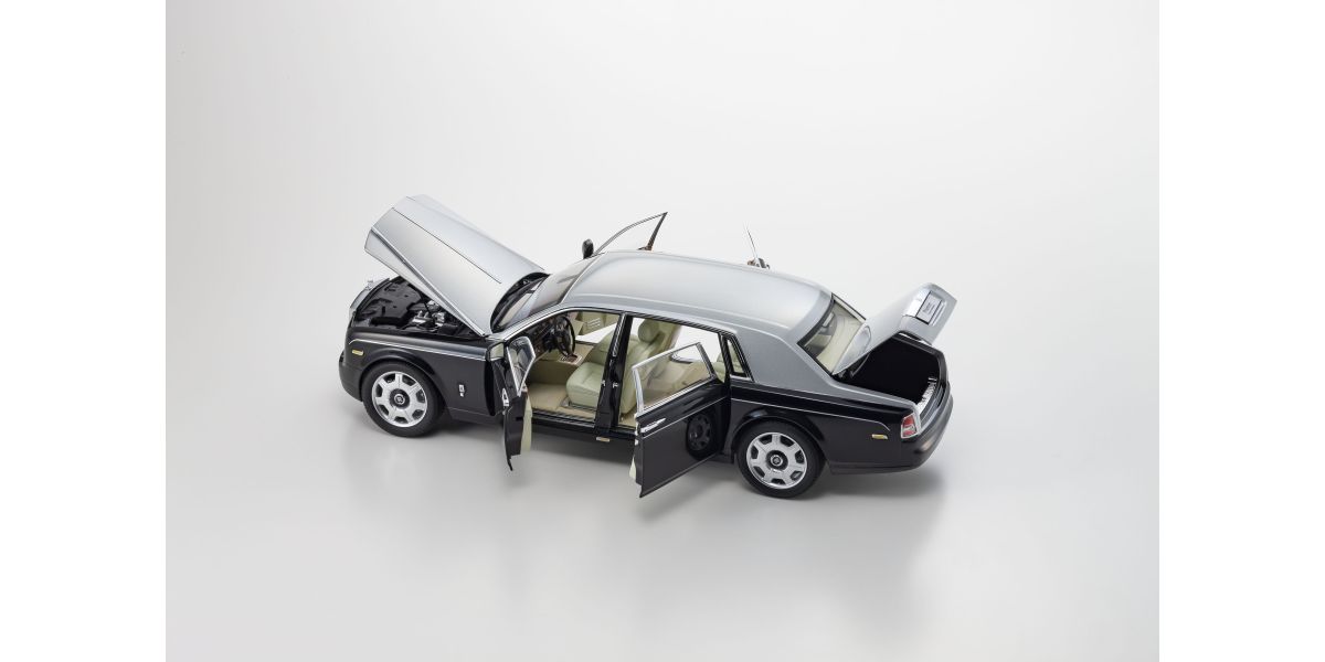 Detaljan metalni model Rolls-Royce Phantom EWB 2012 Black Silver sa strane